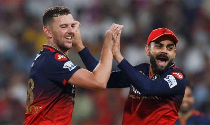 18 साल में पहली बार ट्रॉफी जीतने का जश्न मना रही थी, वहीं दूसरी ओर पंजाब किंग्स के खिलाड़ियों के मायूस चहरे थे