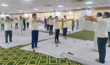 अंतर्राष्ट्रीय योग दिवस की तैयारियां- विशेष योग शिविर का आयोजन, ​​​​​​​मेयर व पार्षदों ने किया योग