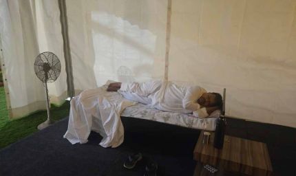 ऊर्जा मंत्री प्रद्युम्न सिंह तोमर ने भोपाल में टेन्ट में किया रात्रि विश्राम