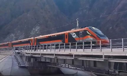 श्रीनगर-कटरा के बीच वंदे भारत ट्रेनों की नियमित सेवाएं 7 जून से शुरू होंगी