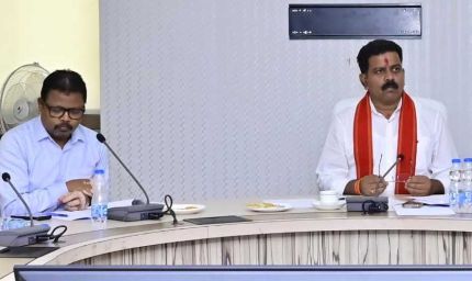 गृहमंत्री ने अधिकारियों को कई निर्देश दिए, गोतस्करों की संपत्ति जब्त कर उसे निलाम की जाये