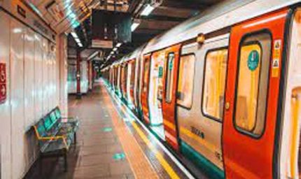 नाइजीरिया से आई युवती गाजियाबाद के कौशांबी मेट्रो स्टेशन पर बेहोशी की हालत में मिली