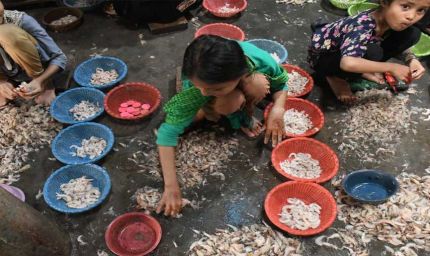 पाकिस्तान में 45 फीसदी जनता गरीब, 16 पर्सेंट अति निर्धन: वर्ल्ड बैंक