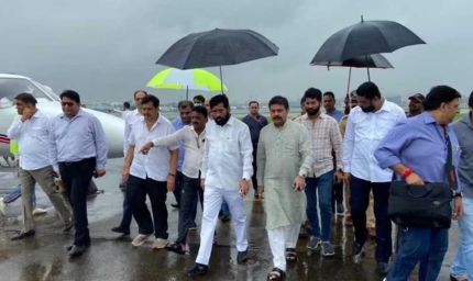 जलगांव एयरपोर्ट पर डिप्टी CM एकनाथ शिंदे का विमान टेक्निकल वजहों से दो घंटे देर उडा