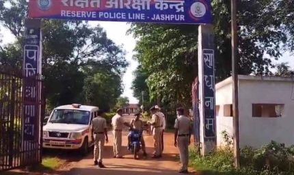 जशपुर में यातायात नियमों को तोड़ना अब पुलिस वालों को भी पड़ा भारी, 12 अधिकारी-कर्मचारियों का कटा चालान