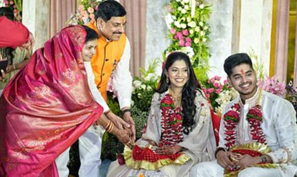 सीएम मोहन यादव के घर गूंजेगी शहनाई, छोटे बेटे ने की सगाई