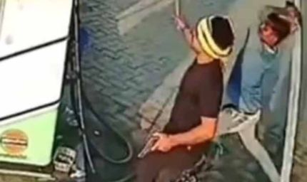 बेगूसराय में पेट्रोल पंप पर विवाद, दबंगों ने कर्मियों को दौड़ा-दौड़ा कर पीटा