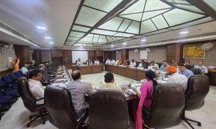 विधानसभा की याचिका एवं अभ्यावेदन समिति की बैठक में हुए विधायक शामिल