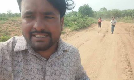 गरियाबंद में रेत माफिया के हौसले बुलंद: अवैध खनन की कवरेज करने गए रिपोर्टरों को दौड़ा-दौड़ाकर पीटा, कैमरा और ID छीने