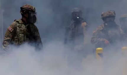 लॉस एंजेलिस में खराब होते जा रही स्थिती  ट्रंप प्रशासन ने तैनात किए 700 मरीन सैनिक