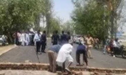 कम मिला मुआवजा तो हाईवे पर खड़ी की दीवार, किसान की हरकत से प्रशासन परेशान