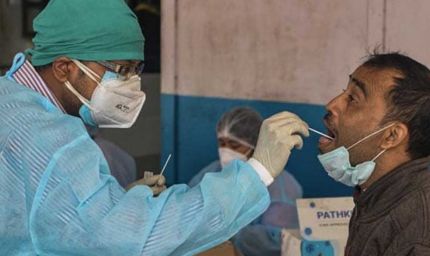 भारत में फिर तेजी से पैर पसार रहा कोरोना, एक्टिव केसों की संख्या 7000 के पास, अब तक 74 की मौत