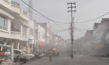 महाकाल मंदिर के पास अवैध निर्माण पर चला बुलडोज़र, बेगमबाग के सात मकानों को तोड़ा, स्टे हटते ही एक्शन