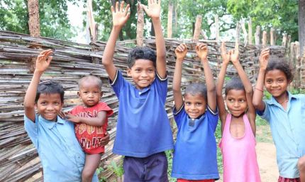 सुशासन की रोशनी से जगमगाया मुदवेंडी गांव, नियद नेल्लानार योजना बनी क्रांतिकारी बदलाव की वाहक