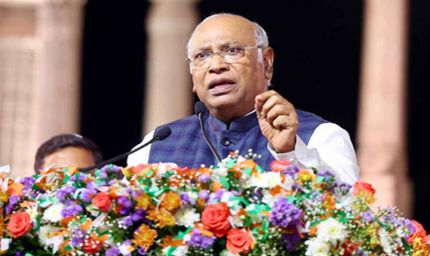 प्रधानमंत्री बेवजह लोकतंत्र की बातें करते हैं, उन्हें लोकतंत्र पर किसी भी प्रकार का वक्तव्य देने का हक नहीं: मल्लिकार्जुन खड़गे