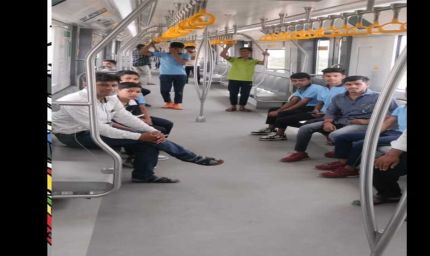 इंदौर मेट्रो में यात्रियों की संख्या 50% से ज्यादा गिरी, जानें वजहें