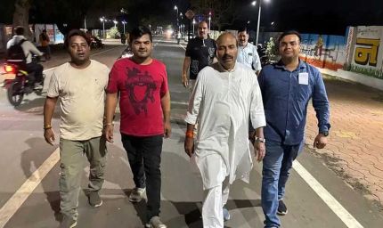 दमोह शहर की सड़कों पर घूमे केंद्रीय मंत्री खटीक ने लोगों से मुलाकात की और उनका हालचाल जाना