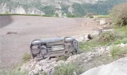 हिमाचल प्रदेश के लाहौल स्पीति में आज सुबह हरियाणा के टूरिस्ट की गाड़ी 60 फीट खाई में गिरी