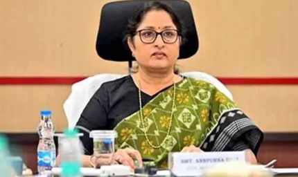 केंद्रीय महिला एवं बाल विकास मंत्री अन्नपूर्णा देवी ने प्लेन क्रैश घटना के कारण अपने सभी कार्यक्रमों को किया रद्द