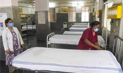 भारत को कोविड-19 महामारी से जूझते हुए एक अहम और सकारात्मक मोड़ मिला, कोरोना मामलों में आई गिरावट