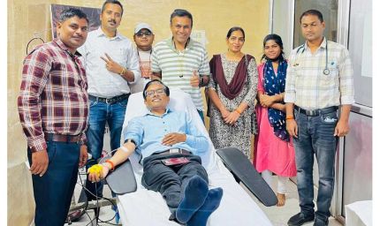 नियमित रूप से रक्तदान करके मानवता के यज्ञ में बनें भागीदार: उप मुख्यमंत्री  शुक्ल