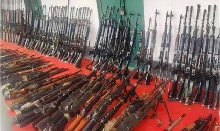 मणिपुर में खुफिया सूचना के आधार पर तलाशी अभियान चलाया, 328 हथियार और युद्ध जैसी सामग्री बरामद