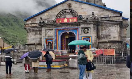 केदारनाथ धाम जाने वाले यात्रियों के लिए बड़ी जानकारी सामने आई, सोनप्रयाग से केदारनाथ धाम की यात्रा रोकी गई