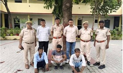 दो आवासीय कॉलोनियों में हुई चोरी की वारदातों का खुलासा, पुलिस ने तीन आरोपियों को किया गिरफ्तार