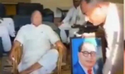 आरजेडी सुप्रीमो लालू प्रसाद यादव पर आंबेडकर के 'अपमान' पर बीजेपी ने चौराहों पर लगाए पोस्टर, कब माफी मांगेंगे