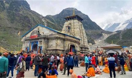 केदारनाथ यात्रा मार्ग से एक दुखद और चौंकाने वाली घटना सामने आई, खाई में गिरे यात्रियों में दो की मौत