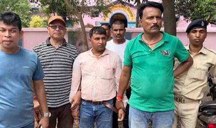 शिक्षक से रिश्वत लेते हुए BEO और लेखा सहायक रंगे हाथ धराए