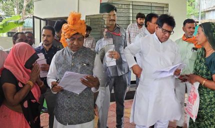 जनसुनवाई में बताई समस्या के हल होने पर रामपुराकला के ग्रामीणों ने जनसुनवाई में पहुच कर विधायक गोपालसिंह इंजीनियर का किया सम्मान