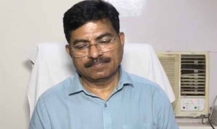 कानपुर डीएम और सीएमओ के बीच चल रहे विवाद में बड़ा ऐक्शन, डीएम ने दिखा दिया दम, कानपुर सीएमओ सस्पेंड