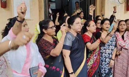 इंदौर भाजपा महिला मोर्चा ने कमिश्नर ऑफिस के सामने किया प्रदर्शन, कांग्रेस पार्षद कादरी को बर्खास्त करने की मांग