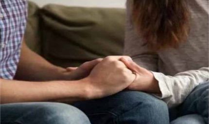 पूर्णिया से हैरान कर देने वाला मामला, मुस्लिम बॉयफ्रेंड संग रोमांस कर रही थी 2 बच्चों की मां, पति ने रंगे हाथों पकड़ लिया