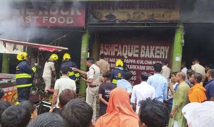 दानापुर में शॉर्ट सर्किट से लगी भीषण आग, आधा दर्जन दुकानें जलकर खाक