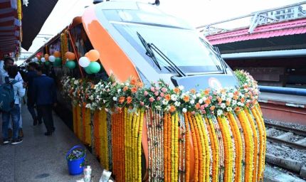 वंदे भारत ट्रेन से बाबा हरिहरनाथ की धरती बाबा गोरखनाथ की धरती से जुड़ी