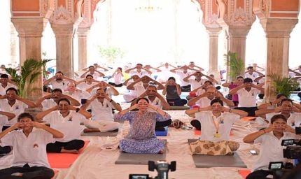 राजधानी जयपुर में सिटी पैलेस और SMS स्टेडियम से फलौदी दुर्ग तक गूंजा योग मंत्र