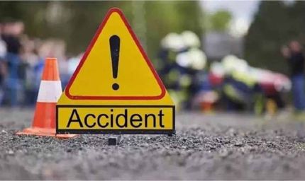 झारखंड के हजारीबाग जिले में ट्रक द्वारा एक मोटरसाइकिल को टक्कर मारे जाने से पुलिसकर्मी की मौत