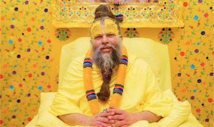 प्रेमानंद महाराज की बनाई गई AI तस्वीर, शिष्य गौतम चिलाना ने साइबर पुलिस स्टेशन में शिकायत दर्ज कराई