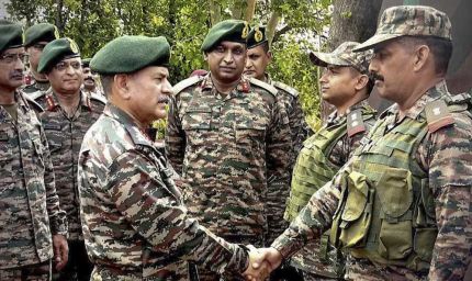 Amarnath Yatra को लेकर J&K में Alert, सेना प्रमुख ने लिया जायजा