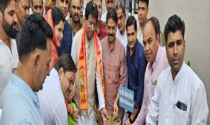 प्रभारी मंत्री श्रीमती कृष्णा गौर ने विधायक गोपालसिंह इंजीनियर के साथ जावर में बन रहे सांदीपनि सीएम राइज स्कूल के भवन का किया निरीक्षण