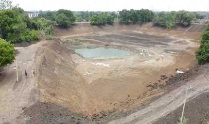 जल स्रोतों के निर्माण कार्य तेज गति से किये जा रहे हैं पूरे