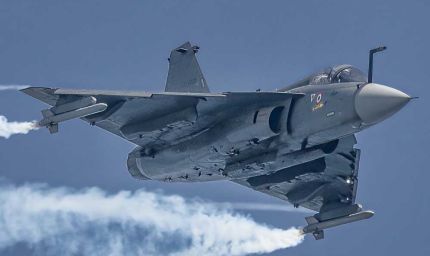 भारतीय वायुसेना की बढ़ेगी ताकत... 2026 मार्च तक वायुसेना को मिल जाएंगे 6 तेजस फाइटर प्लेन