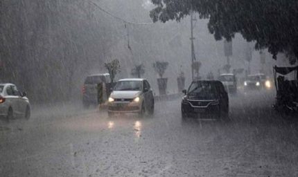 गुजरात में मानसून ने किया रौद्र रूप धारण, घरों में घुसा पानी, सड़कें बनी तालाब, मचा हाहाकार