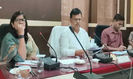 सर्वोच्च प्राथमिकता देकर कराएँ जल भराव वाले क्षेत्रों से पानी की निकासी : मंत्री तोमर