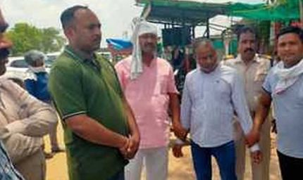 भिंड में रिश्वत लेते हुए पटवारी को लोकायुक्त टीम ने पकड़ा, किसान से नामांतरण के नाम पर मांगे थे रुपये