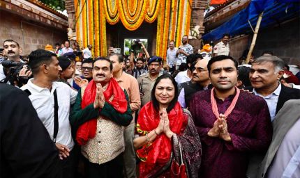 गौतम अदाणी परिवार संग पहुंचे पुरी, जगन्नाथ रथ यात्रा में की भक्ति भरी भागीदारी