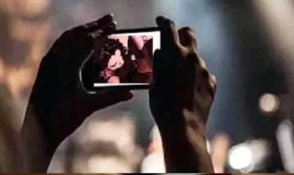 पत्नी का नहाते हुए पति ने बनाया वीडियो, फिर खुद ही कर दिया वायरल