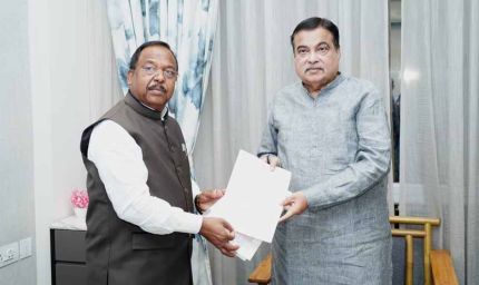 केंद्रीय मंत्री गडकरी से मंत्री नेताम ने की मुलाकात, 10 किमी फोरलेन बायपास मार्ग बनाने दिया प्रस्ताव